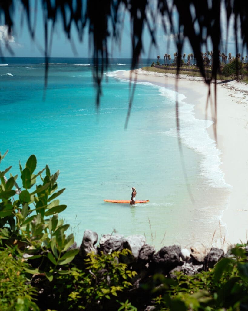 Longboard surfing at Boa Vida Rote