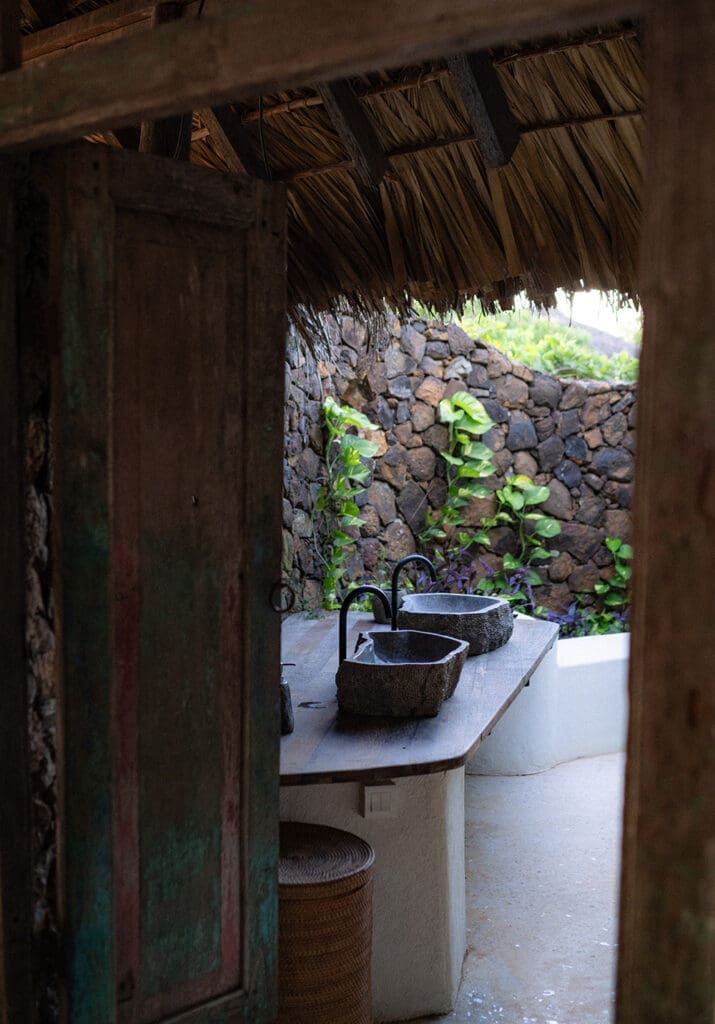 Rumah Sine bathroom, Boa Vida Rote