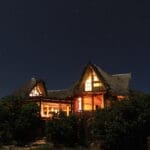 Rumah U'u under a starry night sky, Boa Vida Rote